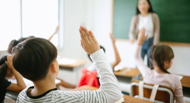 Bursa Büyükşehir'den öğrencilere eğitim ve kırtasiye desteği