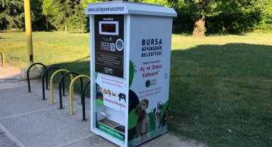 Bursa' da atıklar "mama" ya dönüşüyor