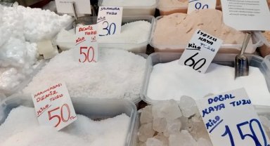 Bursa Tuz Pazarı'nda kaya tuzuna yoğun ilgi…