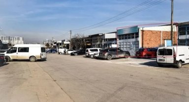 Bursa'da küçük sanayi esnafı sinek avlıyor