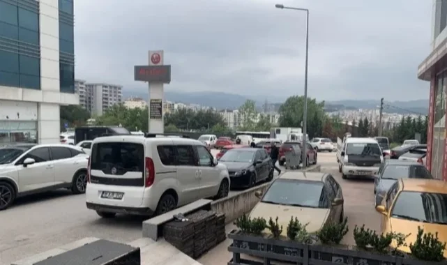 Bursa'da park halindeki araçlar ambulans ve itfaiyelere engel oluyor