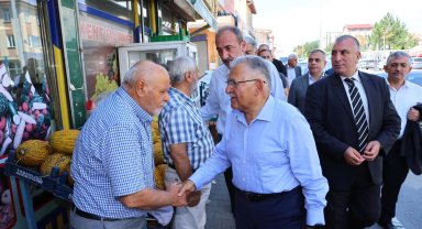 Büyükkılıç, Tomarza'da Dadaloğlu'nun torunları ile buluştu