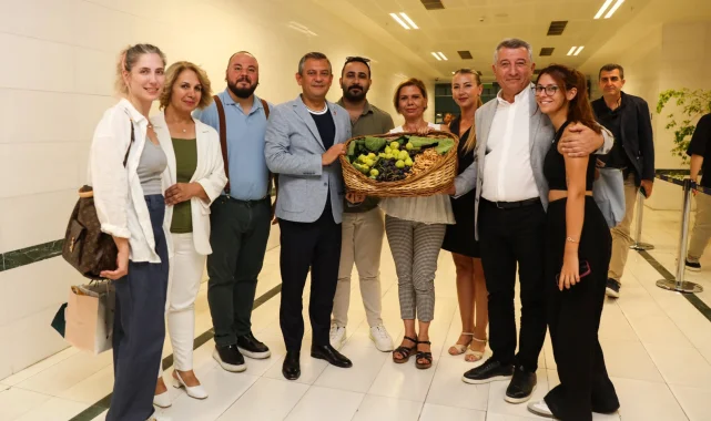 Genel Başkan Özel'e 'Bardacıklı' davet