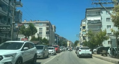 Güzelyalı'da hafta sonları ve İDO'nun geliş saatinde trafik kilitleniyor