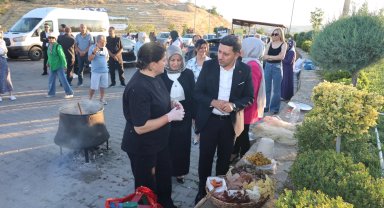 Halı Dokuma Atölyesi'nde şehit polis memuruna ithafen halı dokunacak