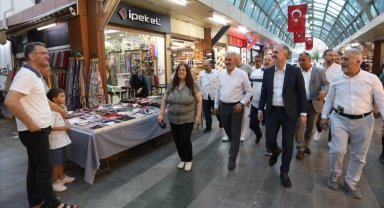 İnegöl Çarşısında alışveriş şenliği bereketi