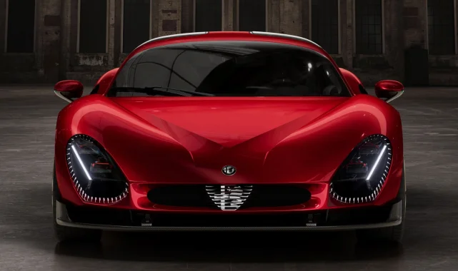 İşte Alfa Romeo 33 Stradale'nin 'Kükreyişi'
