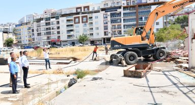 İzmir Çiğli'de kaçak yapının yerine yol ve park