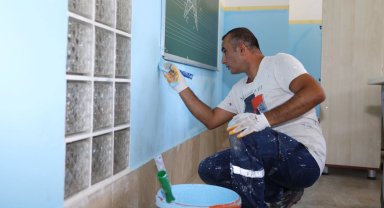 İzmir'de Güzelbahçe okulları yeni döneme hazırlanıyor