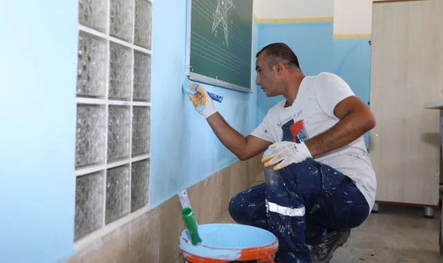 İzmir'de Güzelbahçe okulları yeni döneme hazırlanıyor