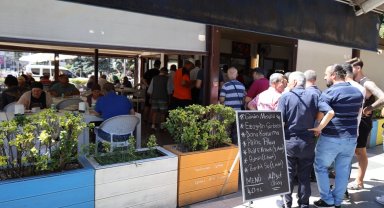 İzmit'te her gün tıklım tıklım... 4 çeşit yemek 40 TL