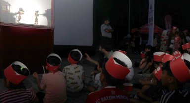 Karagöz - Hacivat kahkahaya boğdu