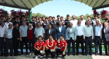 Kayseri Şekersporlu mili güreşçiler için ödül töreni