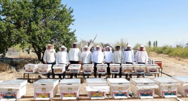 KAYÜ Yeşilhisar MYO'da bal hasadı gerçekleştirildi
