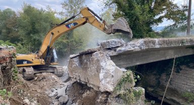 Kocaeli'de Tatarahmet Köyü Köprüsü yıkıldı, yenisi yapılıyor