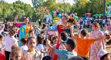 Millet Bahçesi'nde kültür, sanat ve eğlenceyle dolu bir pazar