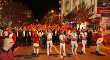 Nevşehir'de 30 Ağustos için renkli 'Fener Alayı'