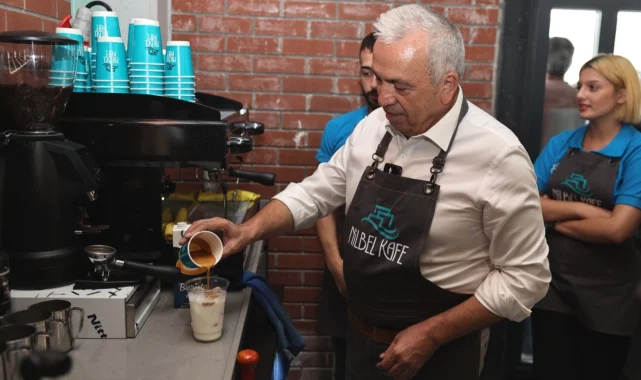 Nilüferliler'in yeni buluşma noktası 'Nilbel Kafe' hizmette... Kahveler Başkan'dan