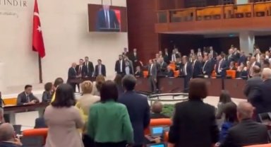 Olağanüstü oturumda kan aktı!