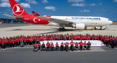 Paralimpik sporcular Paris'e uğurlandı