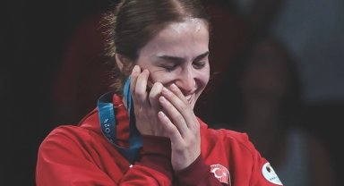 Paris 2024'teki ilk güreş madalyamızı Buse Tosun Çavuşoğlu kazandı