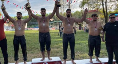 Sakarya'nın pehlivanları Tarihi Akbalık Güreşleri'ne damga vurdu