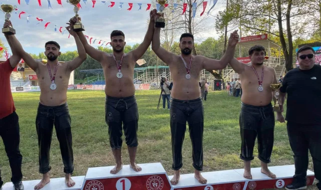 Sakarya'nın pehlivanları Tarihi Akbalık Güreşleri'ne damga vurdu