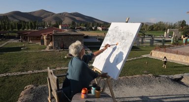 Sanat bu kez Bayburt'ta doğduğu toprağa aktı