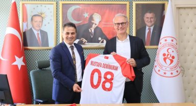 THF Başkanı Kılıç, Rize ve Artvin'de hentbol için görüşmelerde bulundu