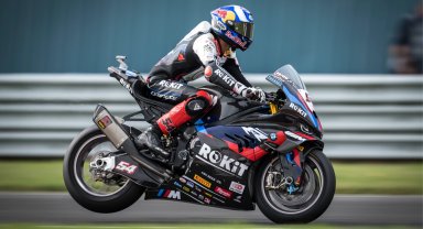 Toprak Razgatlıoğlu tarih yazmaya devam ediyor