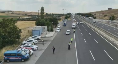 Trafikte 430 bini aşkın araç ve sürücüye ceza