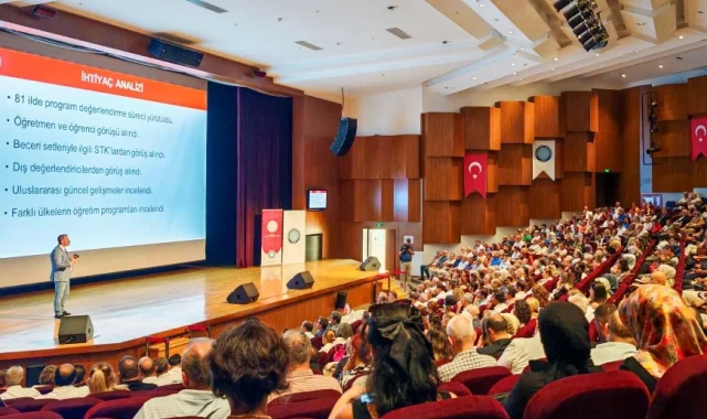 Türkiye Yüzyılı Maarif Modeli Bursa'da tanıtıldı