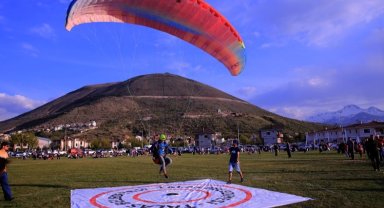 Yamaç paraşütü iniş alanı resmen iniş parkuru oldu