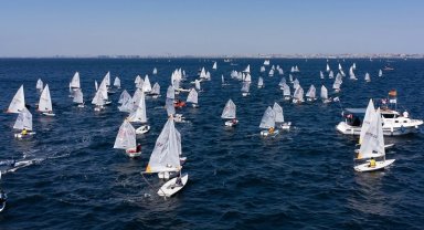 Yelkencilerden Marmara'da unutulmaz görsel şölen