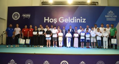 Yıldırım Gençlik Merkezi mezunlarını verdi