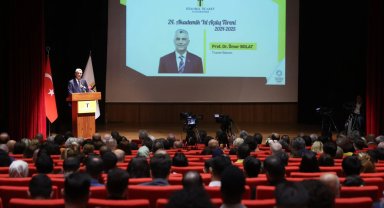 Bakan Bolat'tan öğrencilere çağrı: Olumlu, yapıcı, çözümcü anlayışla okuyun