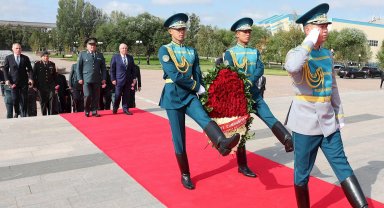 Bakan Güler Kazakistanlı mevkidaşıyla buluştu