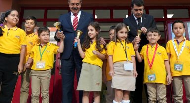 Bakan Tekin ilk ders zilini çaldı