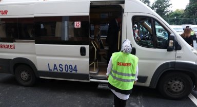 Bakırköy zabıta ve polisinden okul servisi denetimi