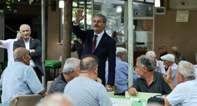 Başkan Alemdar Sakarya'da vatandaşlarla kucaklaşıyor