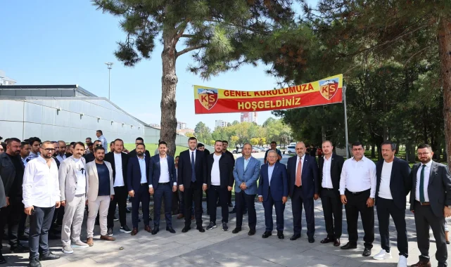Başkan Büyükkılıç Kayserispor'un Olağanüstü Genel Kurulu'na katıldı