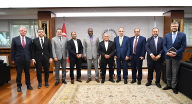 Başkan Büyükkılıç'a İslam Kalkınma Bankası Direktörü, Türkiye Direktörü ve Cidde heyetinden ziyaret