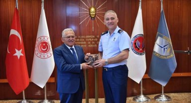 Başkan Büyükkılıç'tan Garnizon Komutanlığı'na atanan Acar'a hayırlı olsun ziyareti