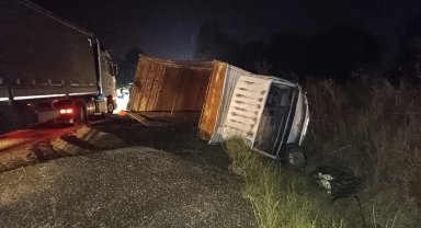 Bilecik'te hatalı sollama yapan kamyonet kaza yaptı: 1 yaralı