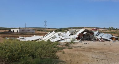 Bursa Büyükbalıklı'da 2 kaçak yapı daha yıkıldı