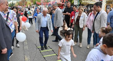 Bursa Heykel'de çocuk sesleri yankılandı