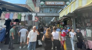 Bursa Kapalıçarşı'da sezon sonu yoğunluğu