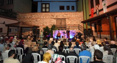 Bursa Osmangazi'de doğudan batıya caz