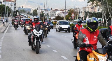 Bursa Osmangazi'den 102'inci yılda şehitlere saygı