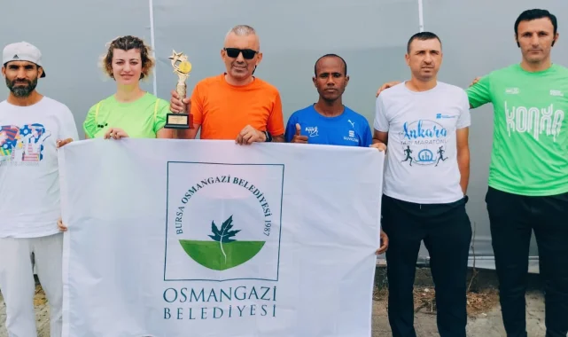 Bursa Osmangazili şampiyon atletlerden Başkan Aydın'a ziyaret